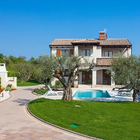 Villa Lory