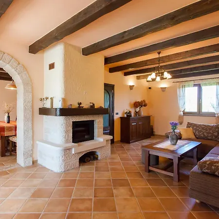 Lory Villa Tar-Vabriga